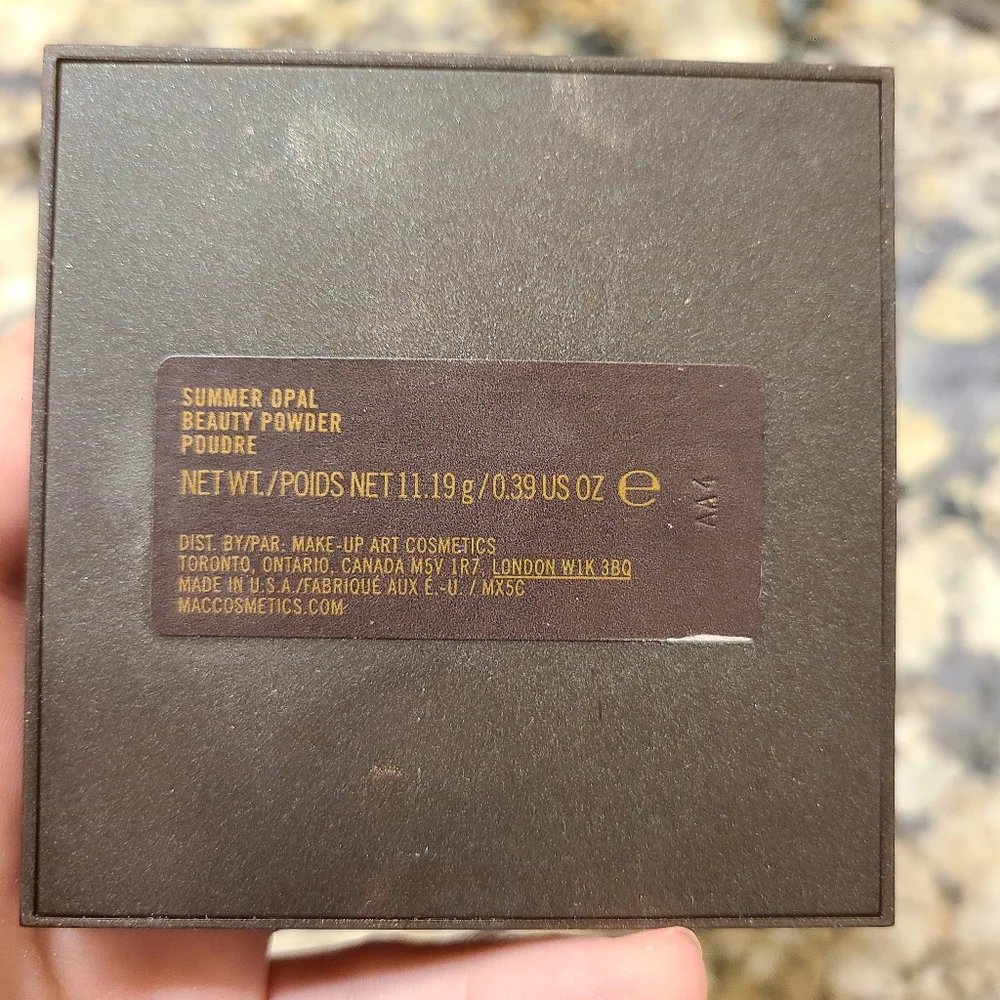 MAC Cosmetics LE Bao Bao Wan Summer Lt Ed Opal Blush Highlighter- light pink